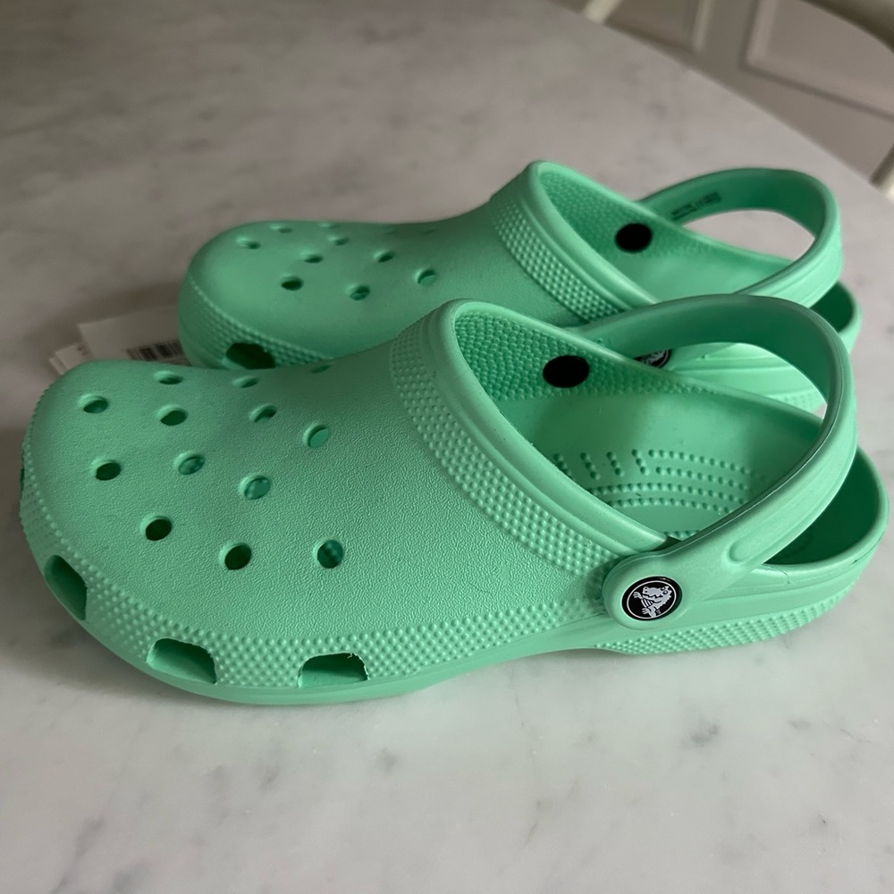 NWT- Classic Pistachio Green Crocs Women’s 9/ Men’s 7